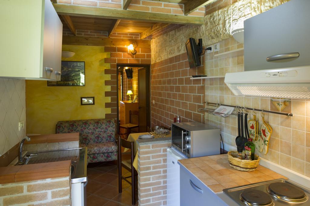 Country Apartments Castel di Decima ภายนอก รูปภาพ